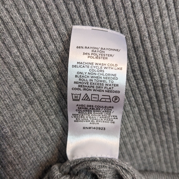 LOFT Puff Sleeve V-Neck Sweater - Picture 7 of 7